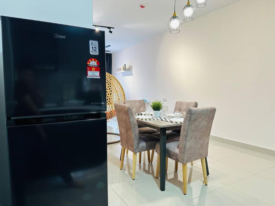 Apartment Mvb49#8pax Family 3 Velocity Mall Ikea *